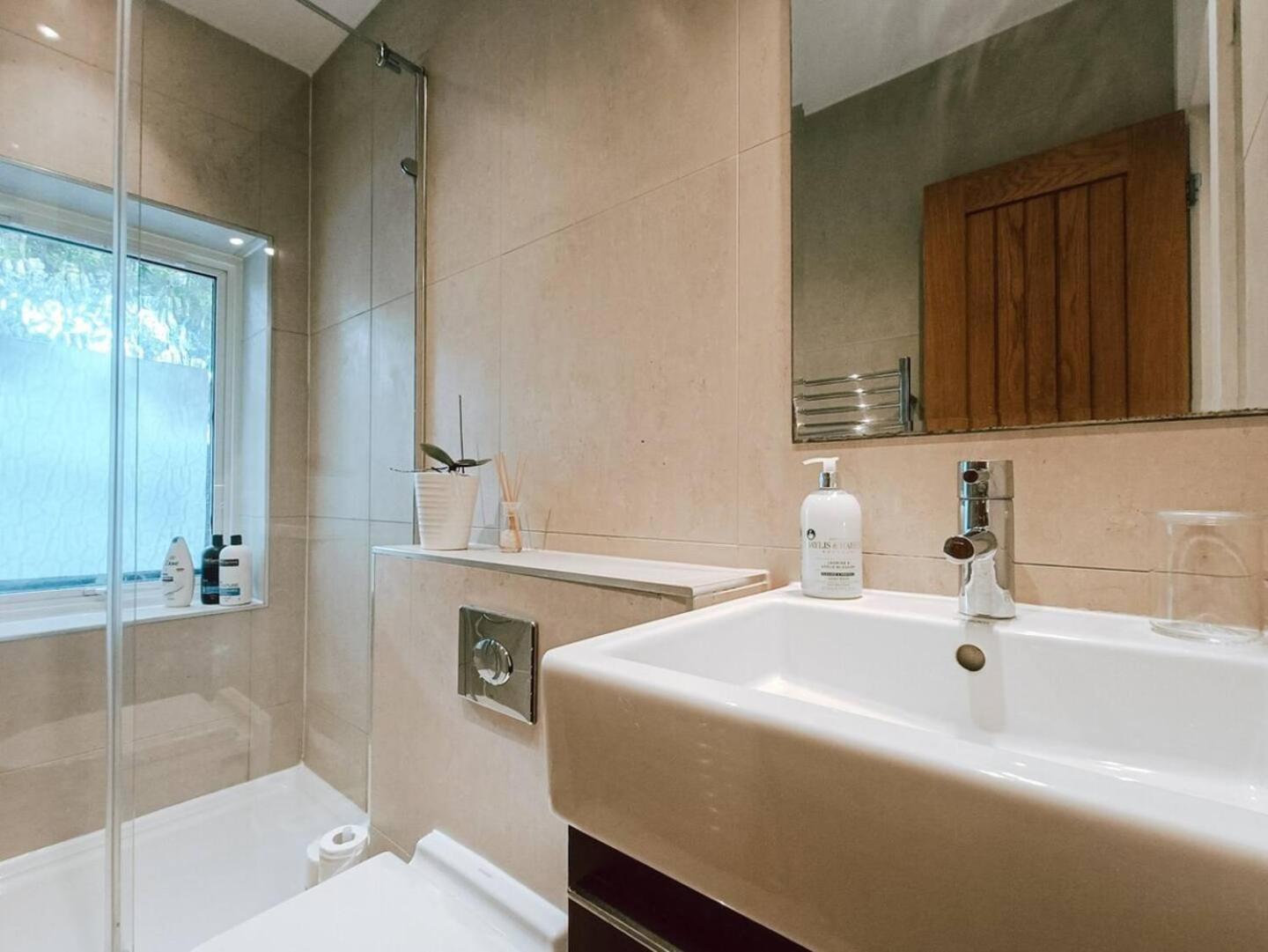 The Sandy Studio Flat In Petersham Strawberry Hill Exterior photo